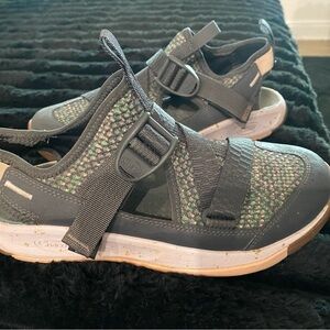 Chaco women’s Gray Sandals